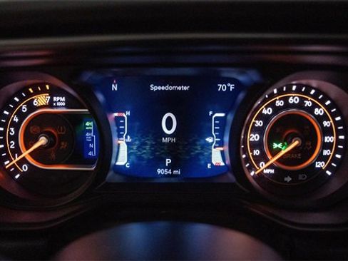 Used 2024 Jeep Wrangler Unlimited Rubicon 392 image 6