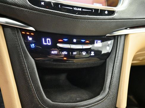 Used 2017 Cadillac XT5 Premium Luxury w/ LPO, Wheel Lock Package AWD/4WD image 13