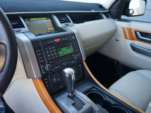 Used 2008 Land Rover Range Rover Sport HSE image 28