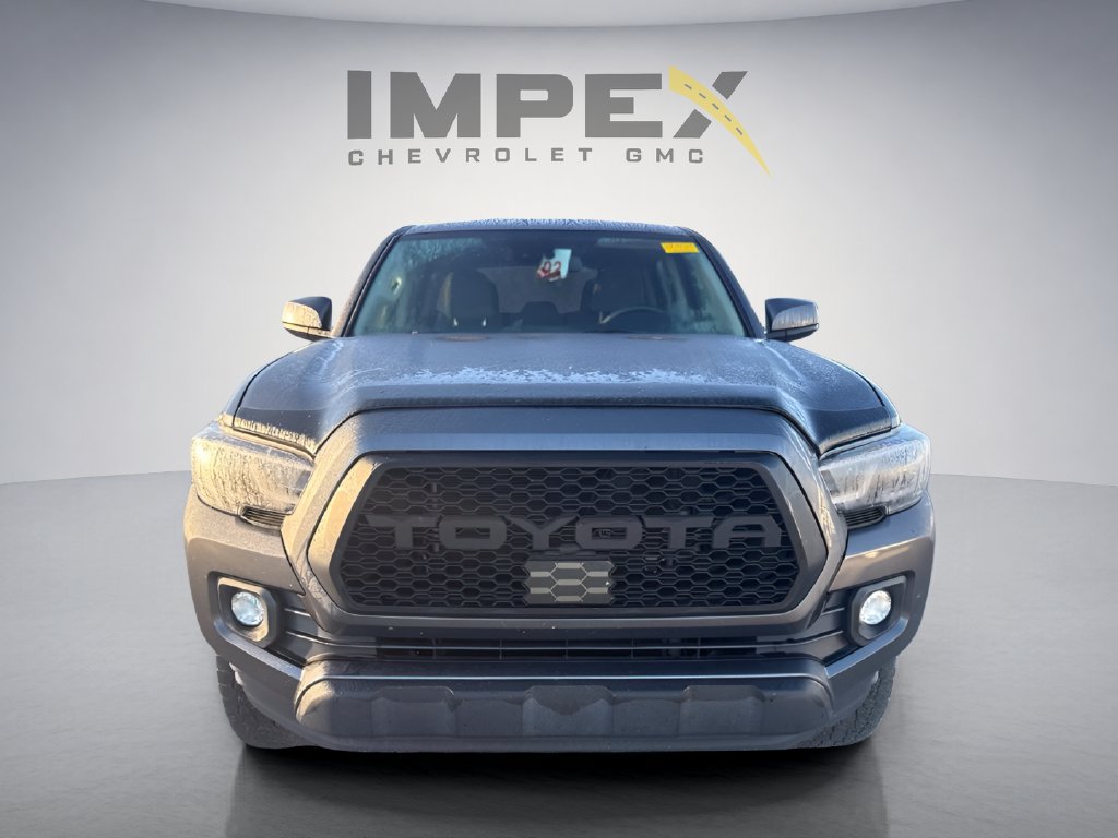 Used 2020 Toyota Tacoma SR5 RWD image 8