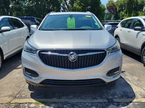 Used 2018 Buick Enclave Essence FWD image 2