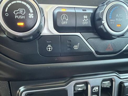 Used 2020 Jeep Gladiator Sport w/ Quick Order Package 24S AWD/4WD image 8