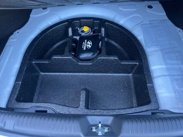 Used 2014 Hyundai Elantra SE w/ Option Group 02 FWD image 22