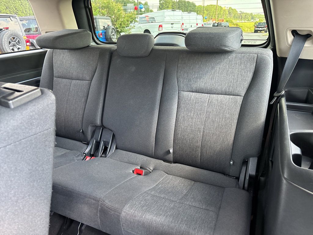 Used 2024 Ford Expedition XLT RWD image 28