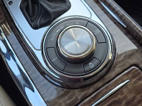 Used 2019 Nissan Armada SL w/ Premium Package image 10