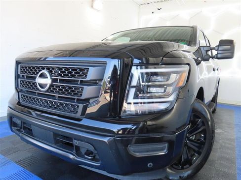 Used 2023 Nissan Titan SV w/ SV Convenience Package image 1
