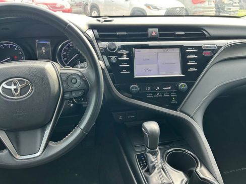 Used 2019 Toyota Camry SE FWD image 17