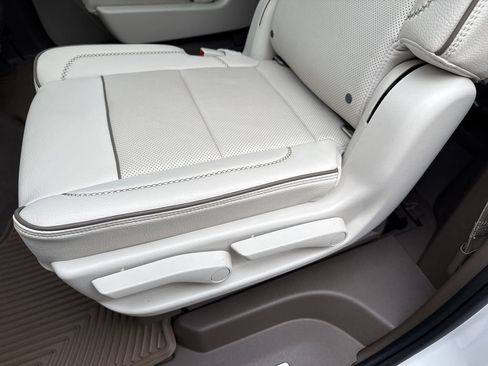 Used 2022 GMC Yukon Denali image 31