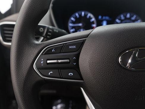 Used 2020 Hyundai Santa Fe SE image 24