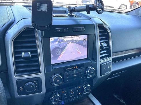 Used 2019 Ford F150 Lariat w/ FX4 Off-Road Package AWD/4WD image 17