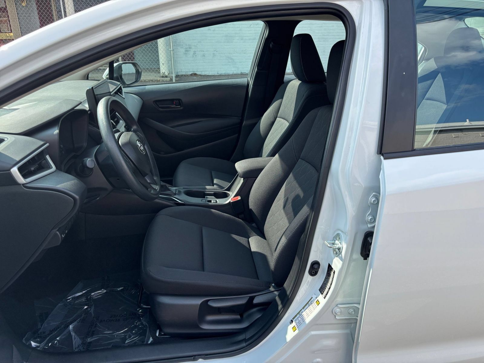 Used 2025 Toyota Corolla LE FWD image 24