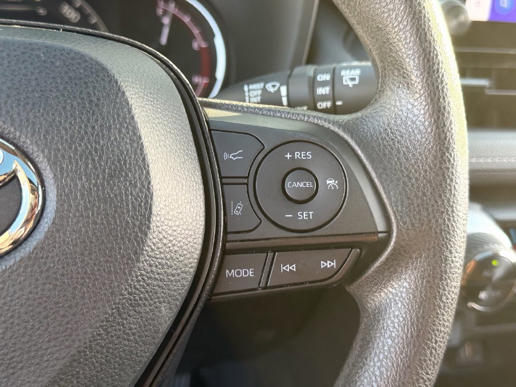 Used 2024 Toyota RAV4 XLE w/ Convenience Package FWD image 25