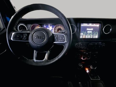 Used 2021 Jeep Wrangler Unlimited Sahara AWD/4WD image 5