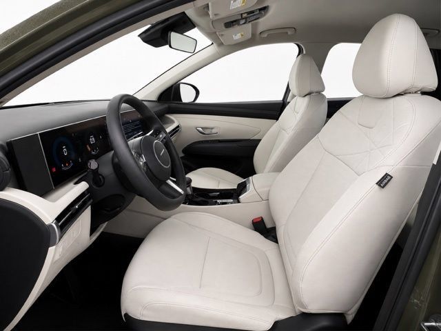 Used 2025 Hyundai Tucson SE AWD/4WD image 13