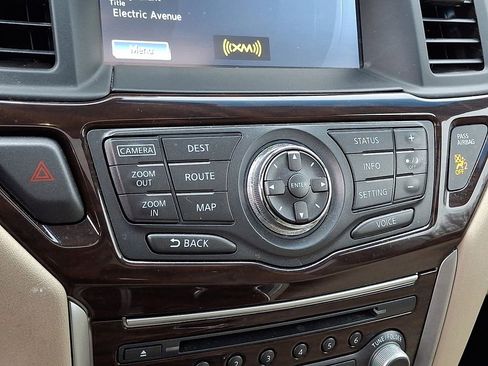 Used 2016 Nissan Pathfinder Platinum image 18