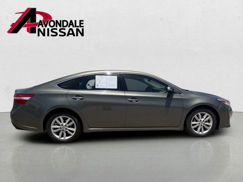 Used 2013 Toyota Avalon XLE Premium FWD image 7
