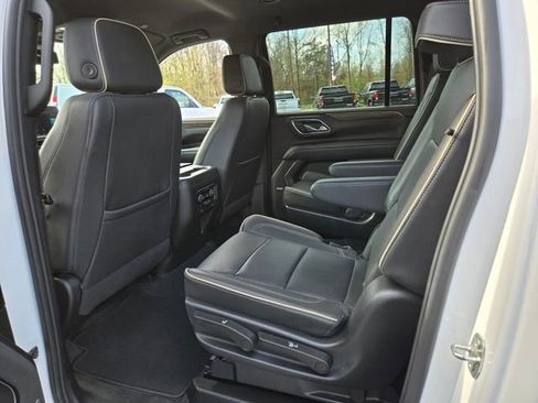 Used 2023 Chevrolet Suburban Premier AWD/4WD image 12