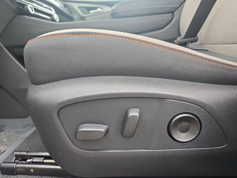New 2026 Chevrolet Traverse LT w/ Midnight/Sport Edition AWD/4WD image 30