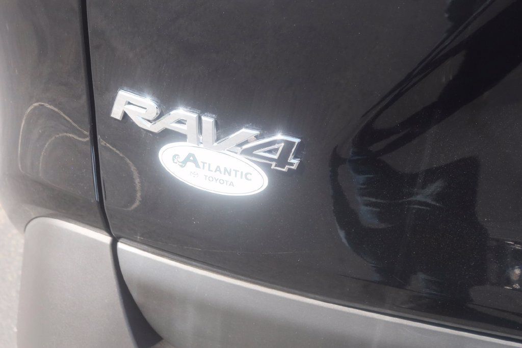 Used 2025 Toyota RAV4 XLE AWD/4WD image 30