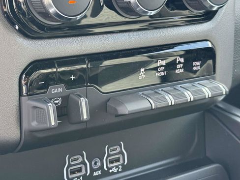 New 2026 RAM 1500 Big Horn AWD/4WD image 6