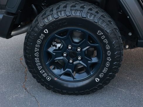 Used 2023 Jeep Wrangler Unlimited w/ Cold Weather Group AWD/4WD image 9