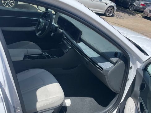 Used 2025 Hyundai Sonata SEL FWD image 8