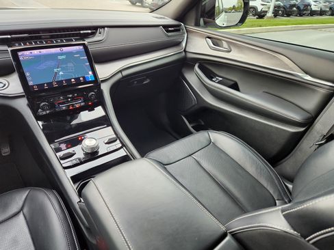 Used 2024 Jeep Grand Cherokee Overland image 14