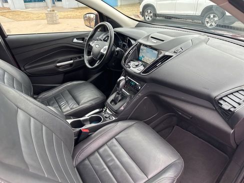 Used 2016 Ford Escape Titanium image 29