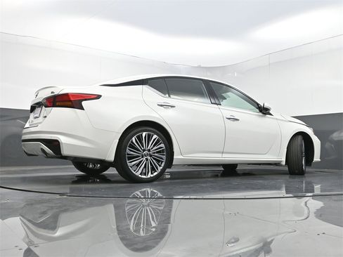 Used 2023 Nissan Altima 2.5 SL image 31