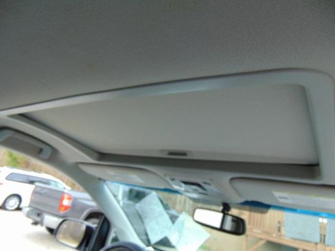 Used 2013 Toyota Sienna XLE image 12