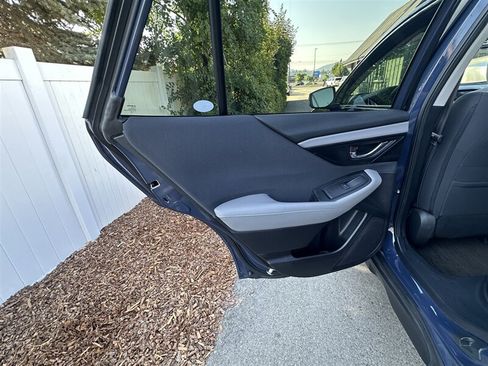 Used 2025 Subaru Outback Premium AWD/4WD image 41