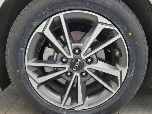 Used 2022 Kia Forte LXS FWD image 31