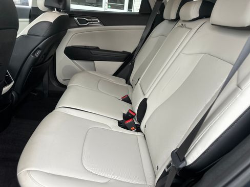 Used 2024 Kia Sportage EX FWD image 12