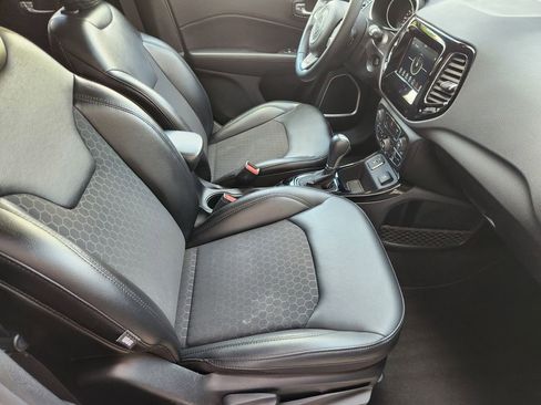 Used 2019 Jeep Compass Altitude image 14