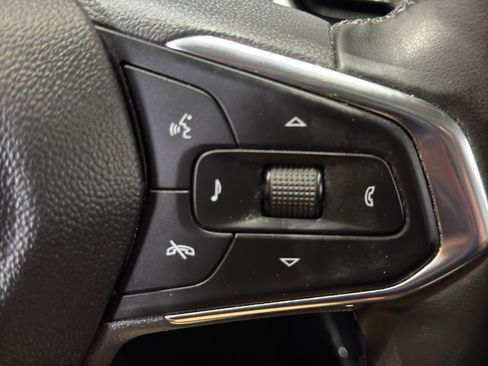 Used 2025 Chevrolet Trax ACTIV w/ Sunroof Package FWD image 23