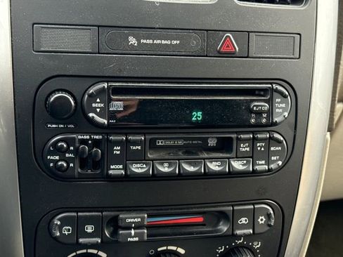 Used 2005 Chrysler Town & Country Touring image 24