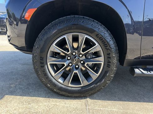Certified 2024 Chevrolet Tahoe Z71 w/ Luxury Package AWD/4WD image 12