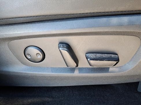 Used 2025 Nissan Pathfinder SL image 6