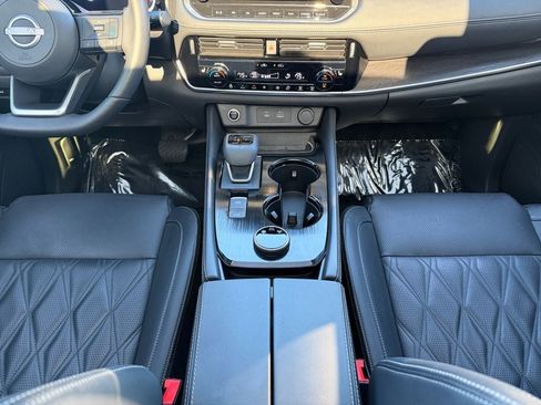 Used 2023 Nissan Rogue Platinum w/ Platinum Premium Package AWD/4WD image 12