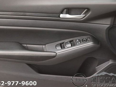 Certified 2024 Nissan Altima 2.5 SV FWD image 11