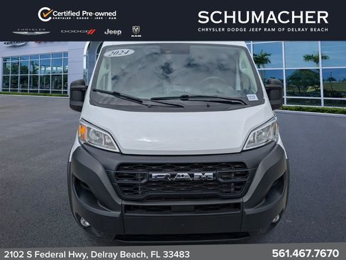 Used 2024 RAM ProMaster 2500 w/ Convenience Group FWD image 2