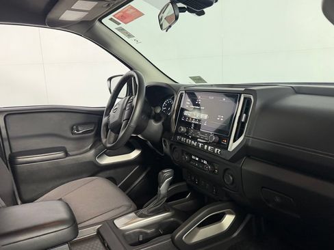 Used 2025 Nissan Frontier SV w/ SV Convenience Package RWD image 29