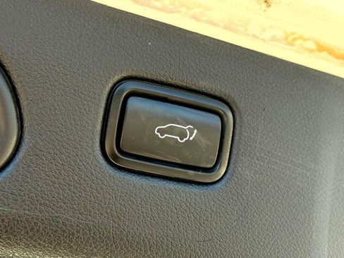 Used 2022 Kia Sportage EX w/ EX Technology Package image 17