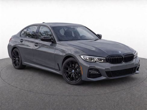 Used 2022 BMW 330i Sedan w/ M Sport Package RWD image 3
