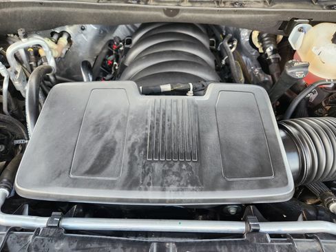 Used 2025 Chevrolet Tahoe LT w/ Comfort Package RWD image 31
