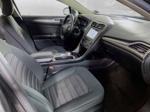 Used 2018 Ford Fusion SE w/ Fusion SE Technology Package FWD image 27