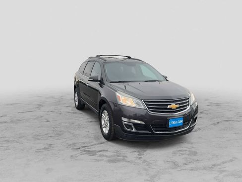 Used 2014 Chevrolet Traverse LT image 2
