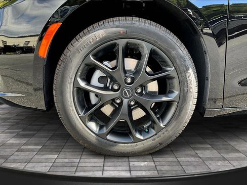 New 2026 Chrysler Pacifica Limited w/ S Appearance Package image 12