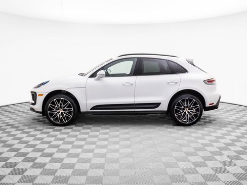 Certified 2026 Porsche Macan AWD/4WD image 2