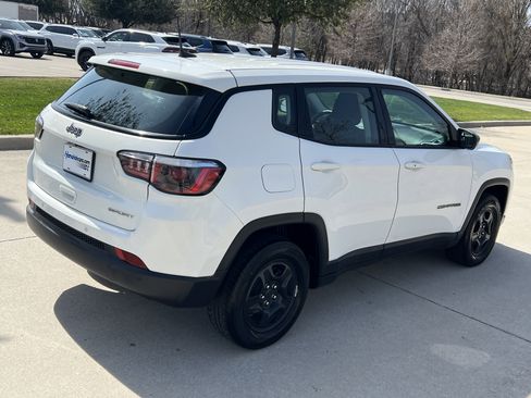 Used 2018 Jeep Compass Sport w/ Tech Group image 10
